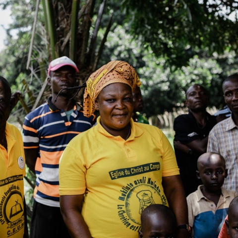 Jackie Twasele Kpanemi began
planting coffee with her husband,
Gaspy Zongalinga, two decades ago.
“Not only does this help my family,”
she says,”but it supports the work of God.”